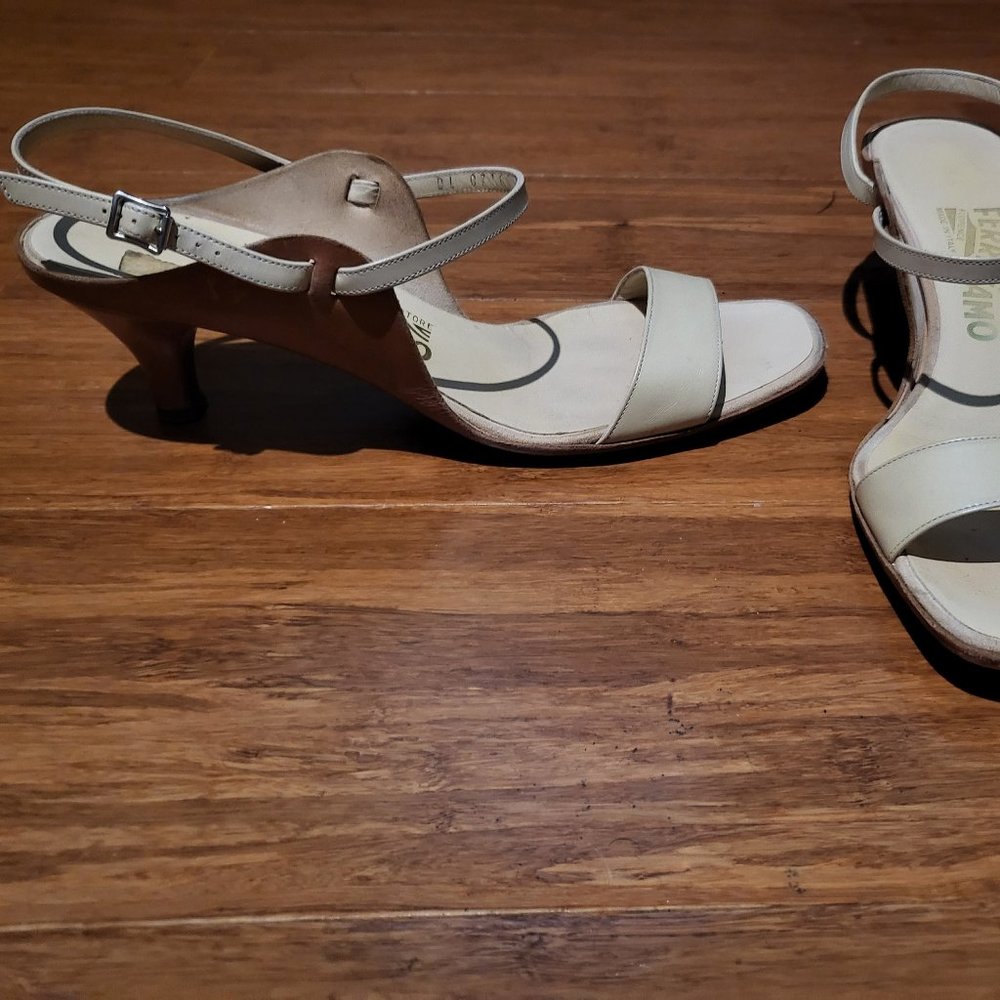 Salvatore Ferragamo leather sandal size 8